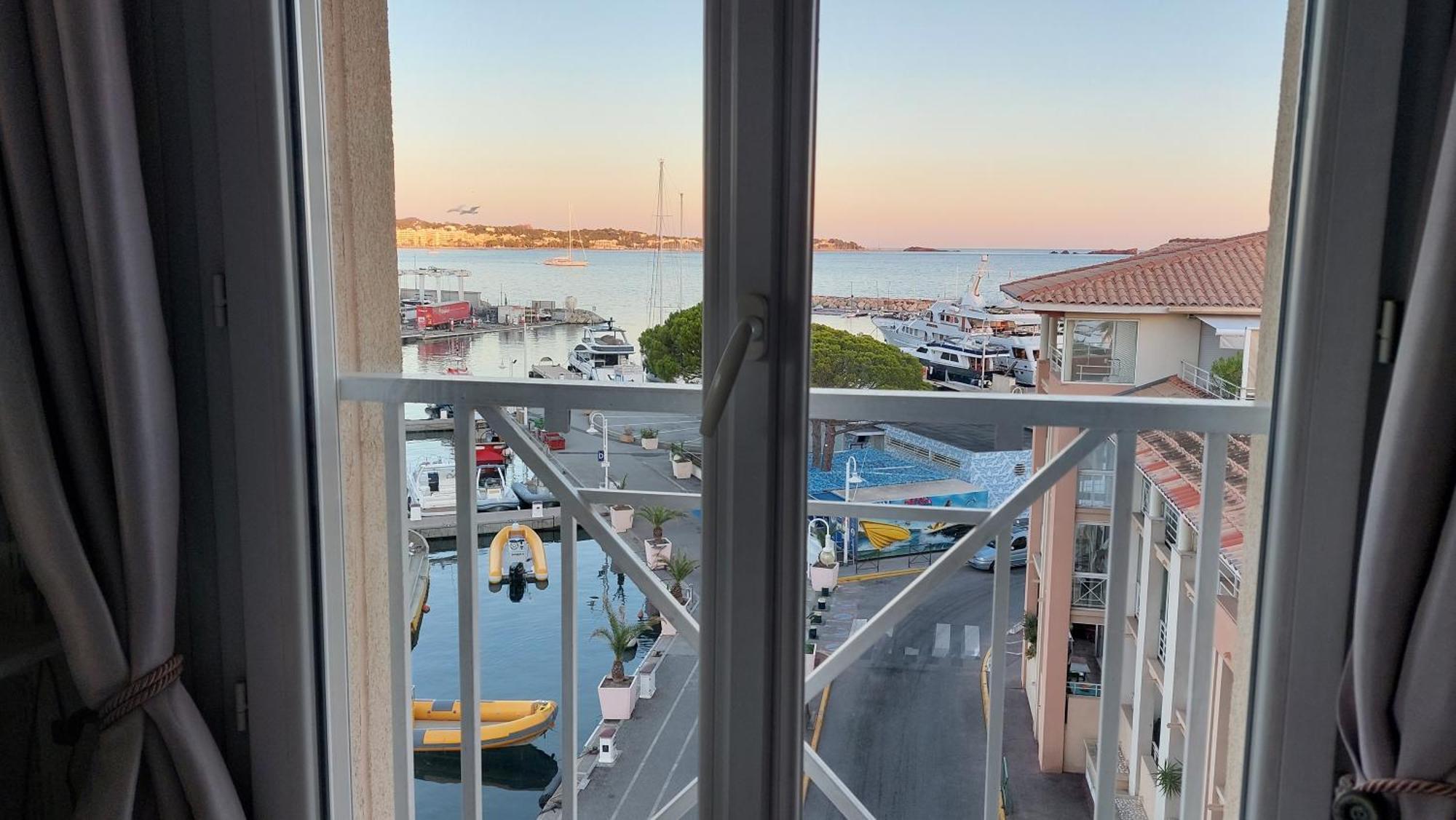 Boutique Apartment Hirondelle Port Fréjus المظهر الخارجي الصورة